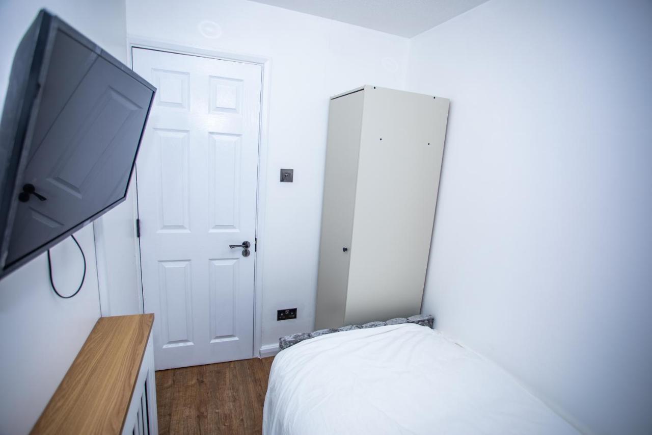 La Vida In Casa * Thamesmead (Greater London)