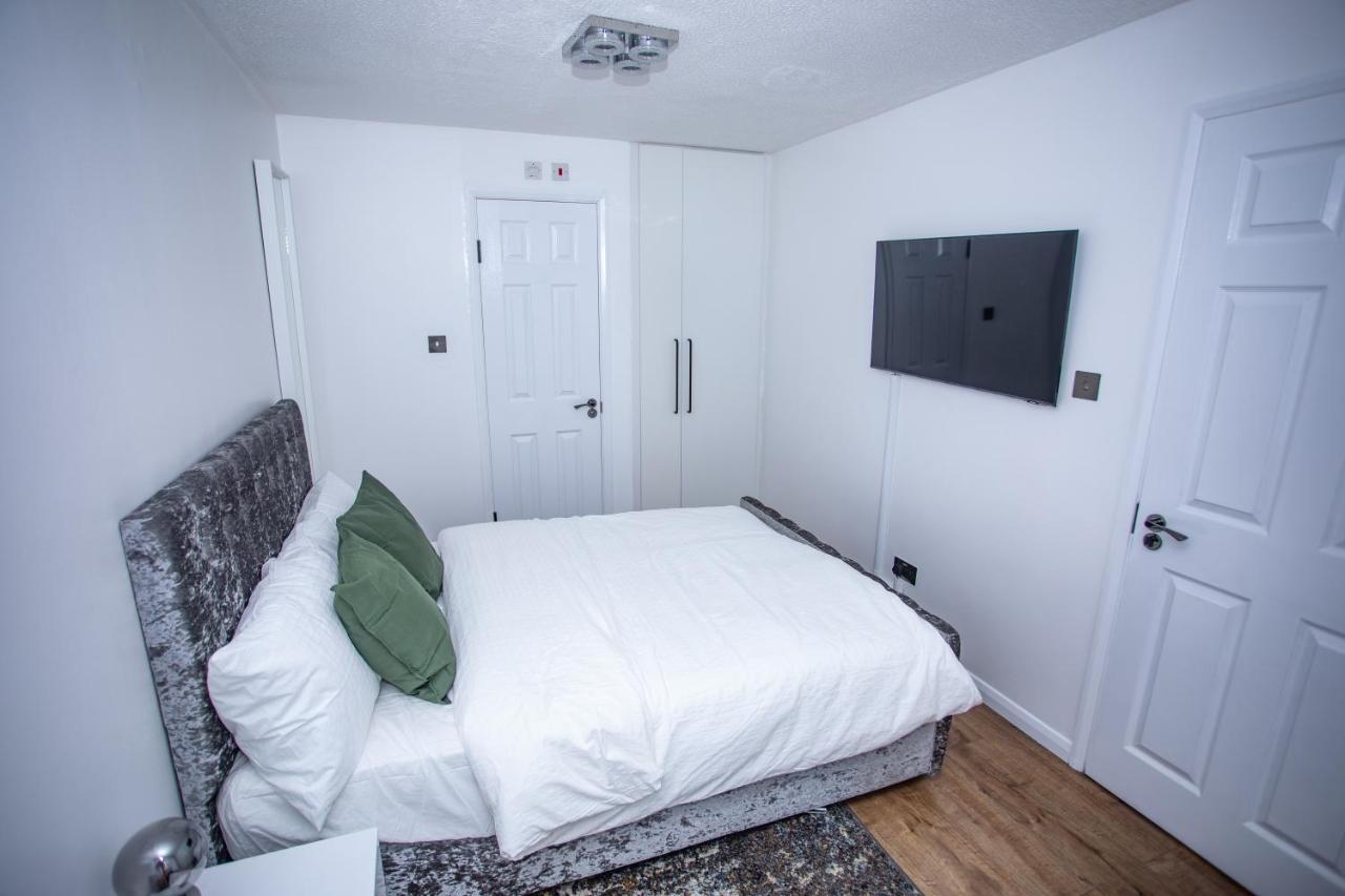 La Vida In Casa * Thamesmead (Greater London)