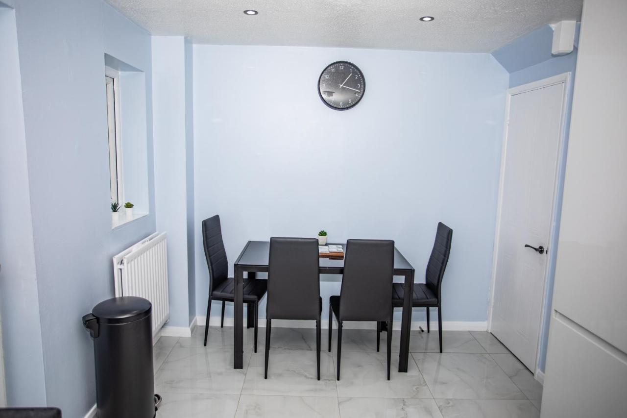 La Vida In Casa * Thamesmead (Greater London)