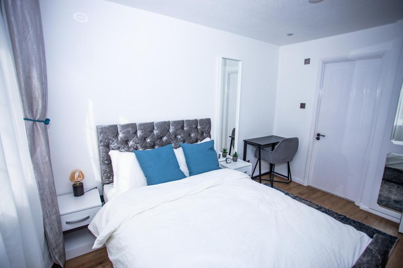 La Vida In Casa * Thamesmead (Greater London)