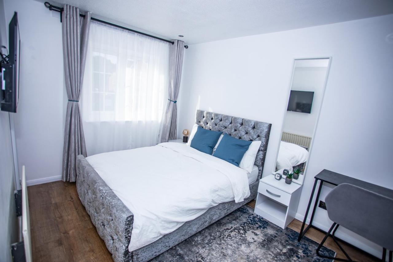 La Vida In Casa * Thamesmead (Greater London)